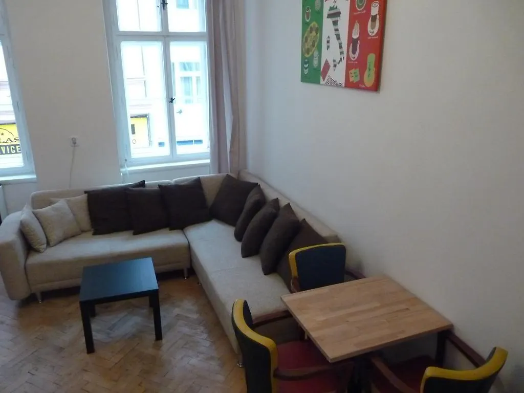 Chic Apartment براغ 0*,