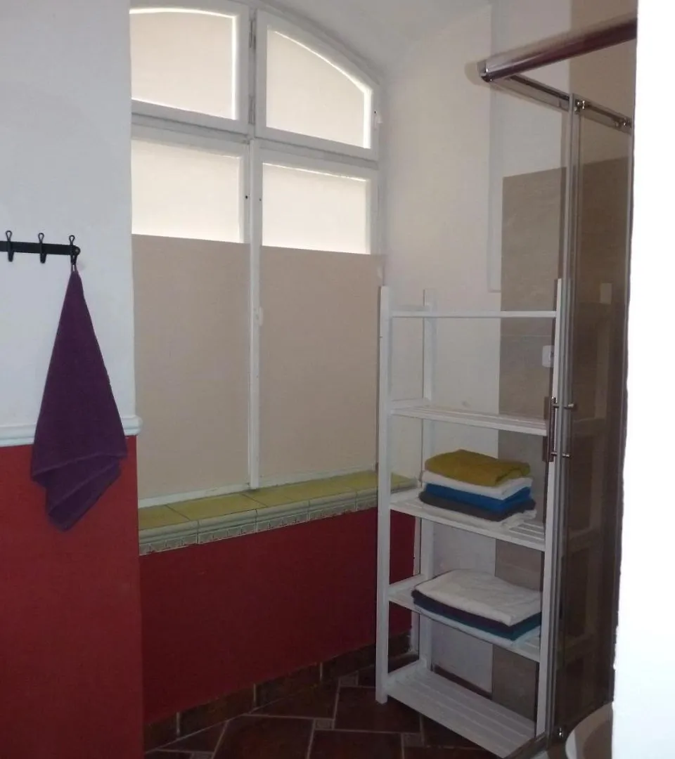 Chic Apartment براغ 0*,